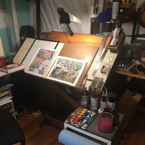 Into Aesthetic, Doing Art Aesthetic, Cartoonist Aesthetic, Artists Bedroom, Art On Furniture, Bedroom Artist, Artist Room, Studio Workspace, Artist Workspace