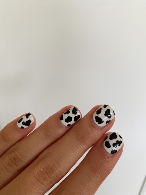 Cute And Simple Nail Designs To Do At Home, Simple Nail Art Designs For Beginners At Home, Easy Nail Designs For Beginners Summer, Easy Cow Print Nails, Easy Nails For Beginners Simple So Cute, Simple At Home Nail Ideas, Simple Nail Designs Cow Print, Easy Nail Designs Cow Print, Really Easy Nails