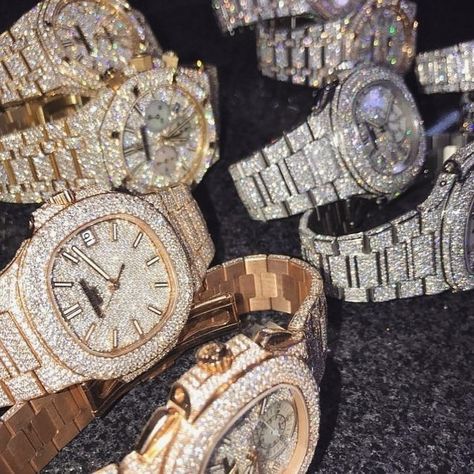 ✨✨✨ @savannahmadisonx Watches And Bracelets, Gold Diamond Watches, Rolex Watches Women, Rolex Watches For Men, Dope Jewelry, Rolex Daytona, Omega Speedmaster, Rolex Submariner, Omega Seamaster