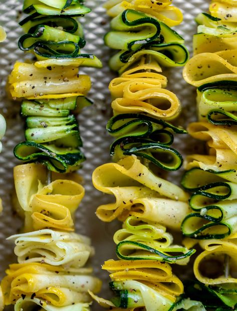 Zucchini Skewers - Zucchini Ribbon Skewers with Lemon Garlic Butter Zucchini Ribbons Recipes, Zucchini Skewers, Platter Food, Zucchini Ribbons, Summer Eating, Veggie Dishes, Garlic Butter, Vegetable Side Dishes, Types Of Food