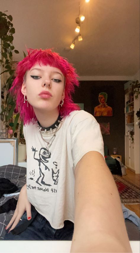 neon pink mullet punk hair inspiration Punk Pink Hair, Hot Pink Mullet, Pink Mullet, Punk Mullet, Red Mullet, Shorter Hair, Hair 2024, Punk Hair, Body Reference Poses