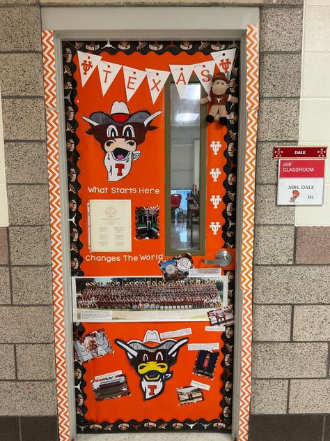 Door decorating contest at my middle school Door Decorating Contest, Door Decorating, Texas Longhorn, Classroom Door, Texas Longhorns, Middle School, Door Decorations, The Middle, Texas