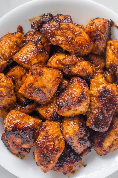 Harissa Honey Chicken 1 Harissa Honey Chicken, Maple Glazed Salmon, Honey Lemon Chicken, Harissa Recipes, Honey Chicken Recipe, Apple Cider Vinegar Chicken, Harissa Chicken, Chicken Bacon Ranch Pasta, Ranch Pasta