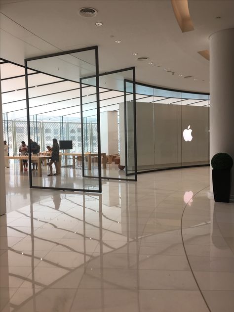 Apple Headquarters Interior, Apple Store Dubai, Apple Office Interior, Companies Aesthetic, Apple Workspace, Apple Store Interior, Dream Workplace, Apple Headquarters, Apple Office