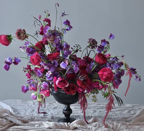 Compotes! The Ballerina of the Wedding Table! Moody Wedding Florals, Blue Jasmine, Floral Trends, Flower Business, Summer Garden Party, Flower Farmer, Moody Wedding, Language Of Flowers, Live Colorfully