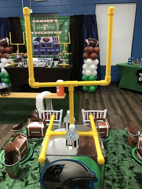 Football Banquet Ideas, 49ers Birthday Party, Football Banquet Centerpieces, 49ers Party, Football Birthday Party Ideas, Football Centerpieces, Grad Decor, Banquet Centerpieces, Cheer Banquet