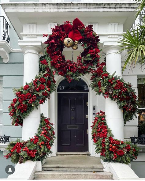 Christmas Tree Inspo, British Gifts, Porch Christmas Decor, Christmas Front Doors, Fun Christmas Decorations, Christmas Porch Decor, Hello Lovely, Christmas Porch, Christmas Door Decorations