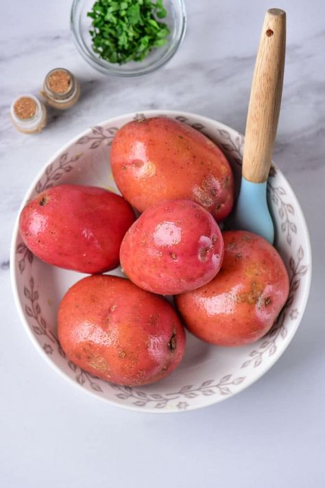 Red Potato Baked In Oven, How To Bake Red Potatoes In Oven, Red Baked Potatoes, Red Baked Potatoes In The Oven, Baked Red Potatoes In The Oven Whole, Bake Red Potatoes In Oven, Baking Red Potatoes In Oven, Baked Red Skin Potatoes Oven, Baked Red Potatoes In The Oven