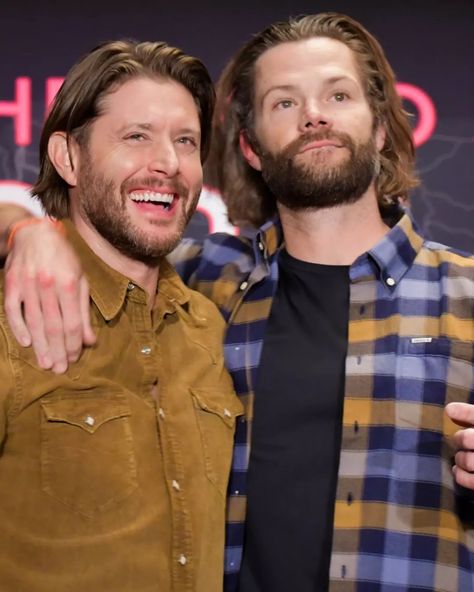 Jared Padalecki And His Wife, Jared Padalecki Sleeping, Jared Padalecki Instagram, Misha Collins Jensen Ackles Jared Padalecki, Jared Padalecki Brother, Super Papa, Spn Cast, Jared Padalecki Supernatural, Sam Dean