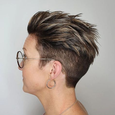 Funky Pixie Undercut with Blonde Highlights Undercut Pixie Haircut 2023, Grow Out Undercut Hairstyles, Short Haircuts For Thick Coarse Hair, Pixie With Undercut Fine Hair, Undercut Hairstyles Women Short Pixie Hair, Funky Pixie Haircut, Undercut Haircut Women, Feminine Undercut, Pixie With Undercut