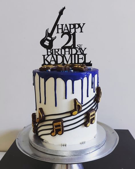 Cake For Music Lover, Bolo Musical, Music Cake, Cake Stuff, 21st Birthday Cake, Boy Birthday Cake, Cakes For Boys, Grad Parties, Music Lover