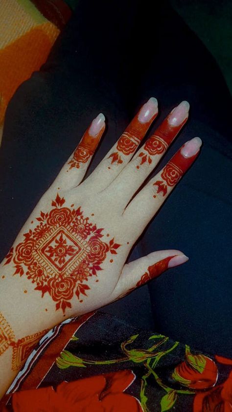 New Hina Mehandi designs for special day (Eid /wedding party) bunch square and fingers Mehandi designs Fingers Mehandi Designs, Fingers Mehandi, Design 2023, Simple Mehndi, Simple Mehndi Designs, Mehandi Designs, Mehendi Designs, Mehndi Designs, Special Day