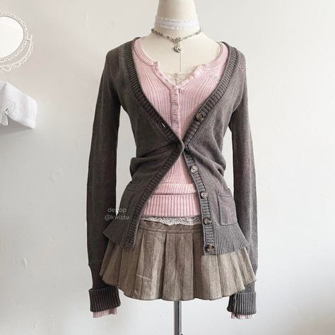 Himekaji Outfits, Cardigan Y2k, Cool Brown, 일본 패션, Digital Closet, Long Knit Cardigan, Brown Outfit, Dream Style, Grunge Goth