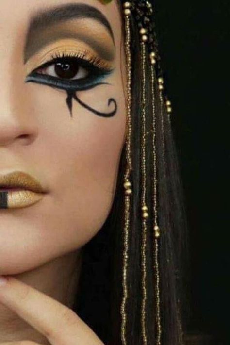 Egyptian Make Up, Egypt Makeup, Egyptian Eye Makeup, Cleopatra Makeup, Cleopatra Halloween, Egyptian Makeup, Starověký Egypt, Goddess Makeup, Drag Make-up