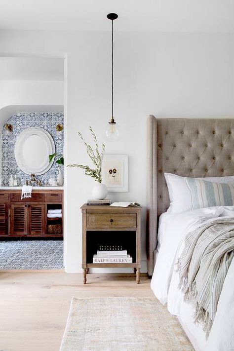 Spanish Bedroom, Boho Glam Home, Spanish Revival Home, Contemporary Bedroom Design, Mediterranean Home Decor, Spanish Style Homes, Mediterranean Decor, Bedroom Master, Spanish Revival