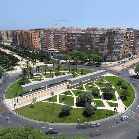 Tram Stop in Alicante by Subarquitectura Urban Landscape Design, Easy Landscaping, Landscape Architecture Design, Alicante Spain, Urban Park, Landscaping Tips, Street Design, Cool Landscapes, City Design