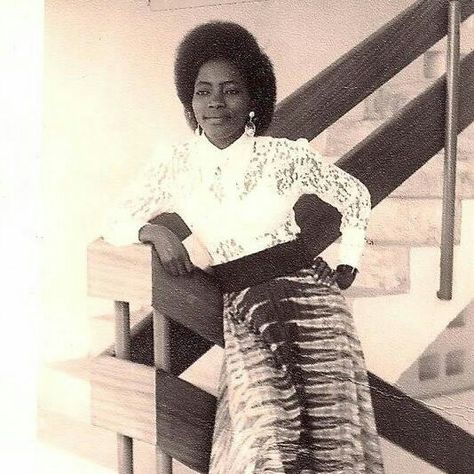 1980 Fashion, Ghana Fashion, School Dresses, Black Sand, Black Is Beautiful, Simply Beautiful, My Mom, Ghana, Hair Inspiration