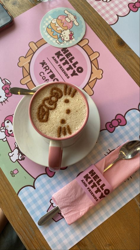 Sanrio Cafe Aesthetic, Sanrio Cafe Japan, Cute Cafe Food, Manga Cafe, Cute Coffee, Sanrio Cafe, Kawaii Cafe, Sanrio Food, Cafe Japan