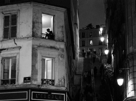 Arte Jazz, Night Pictures, The Balcony, Bw Photo, White Aesthetic, Instagram Foto, The Window, Mandala Art, White Photography