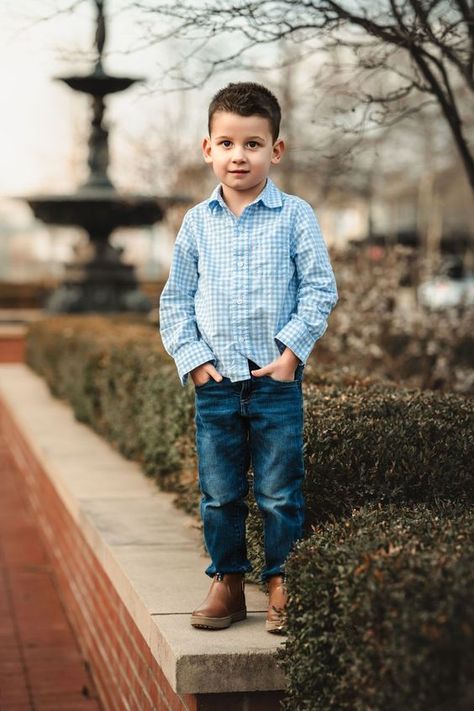 Children Poses Photography, Kids Photoshoot Poses, Suit Pose, Toddler Boy Photography, Children Poses, Hands In Pockets, Boy Photo Shoot, How To Motivate, Pic Inspiration