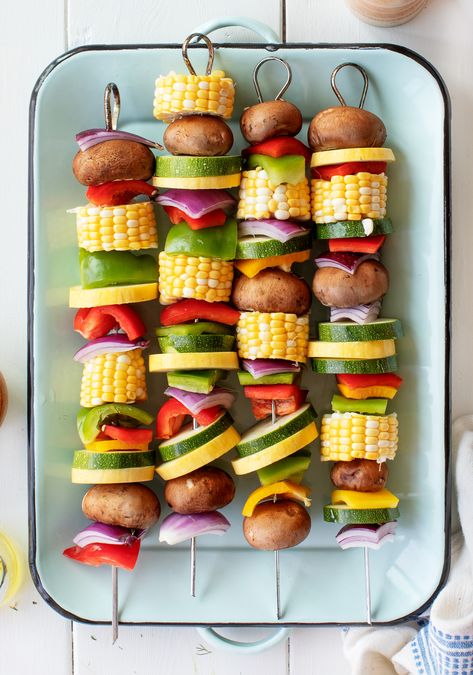 Learn how to make the best grilled vegetables with this easy kabob recipe! Serve them as a simple, flavor-packed cookout side, or top them with a yummy sauce and make them a meal on their own. | Love and Lemons #grillingrecipes #sidedish #veganrecipes #vegetarian Vegetable Kebabs On The Grill, Veg Skewers, Grilled Vegetable Kabobs, Easy Kabobs, Best Grilled Vegetables, Bbq Vegetables, Jackfruit Sandwich, Grilled Vegetable Recipes, Cookout Sides