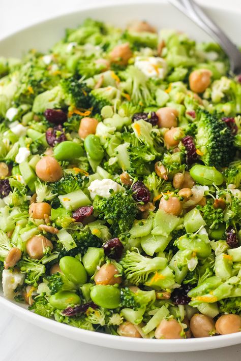 Broccoli Edamame Salad, Broccoli Edamame, Summer Broccoli Side Dish, Summer Broccoli Recipes, Nut Salad Recipes, Edamame Side Dish, Broccoli Chickpea Salad, Vegetarian Broccoli Salad, Edamame Pasta