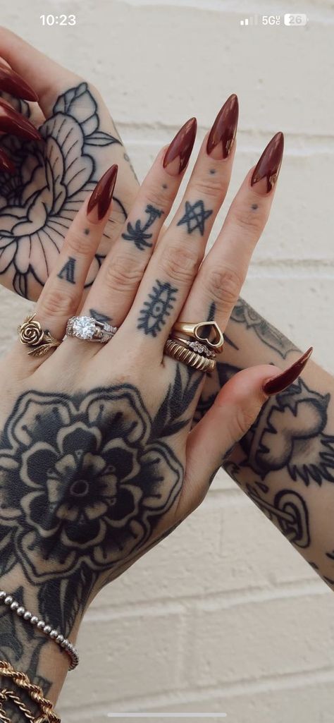 Nail Ideas Pointy, Natural Goth Nails, Boho Goth Nails, Goth Nail Inspiration, Moody Wedding Nails, Moody Almond Nails, Stevie Nicks Nail Ideas, Cool Long Nails, Edgy Wedding Nails