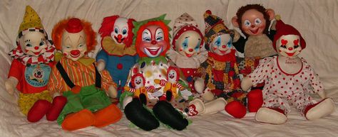 vintage Clown Doll | Collection of Vintage Clown Dolls | This is a grouping of vi ... Vintage Clowns, Clown Aesthetic, Patchwork Outfit, Clown Dolls, Clown Stuff, Please Love Me, Pisces Moon, Send In The Clowns, Vintage Clown