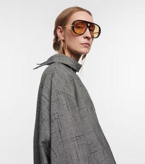 Drop aviator sunglasses in yellow - Bottega Veneta | Mytheresa Bottega Veneta Glasses, Aviator Sunglasses Outfit, Bottega Veneta Sunglasses, Designer Shades, Eye Spy, Stylish Glasses, Clothes Style, Glasses Fashion, Aviator Sunglasses