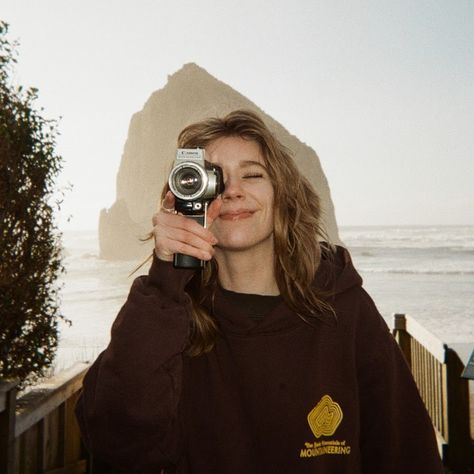 Natalie is an Independent Filmmaker documenting her adventures, sharing her raw emotions throughout the journey. Lynn Aesthetic, Natalie Lynn, Making Movies, Independent Filmmaking, In And Out Movie, Take Care Of Me, Life Experiences, New Job, Face Claims