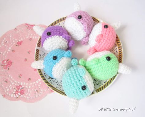 Amigurumi Narwhal free pattern - A little love everyday! Crochet Narwhal, Plushies Handmade, Animal Amigurumi, Crochet Pattern Instructions, Crochet Snowflake Pattern, Pola Amigurumi, Kawaii Crochet, Crochet Snowflakes, Crochet Amigurumi Free