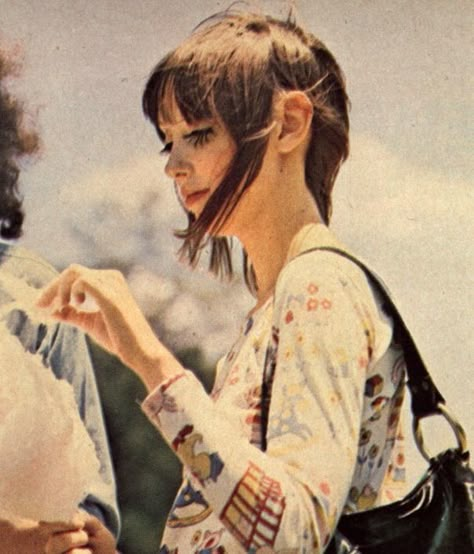 Shelley Duvall Outfit, Shelly Duvall, Early 70s Fashion, Hippy Summer, Shelley Duvall, Small Hotels, Side Portrait, Lana Del Rey Vinyl, Beach House Rental