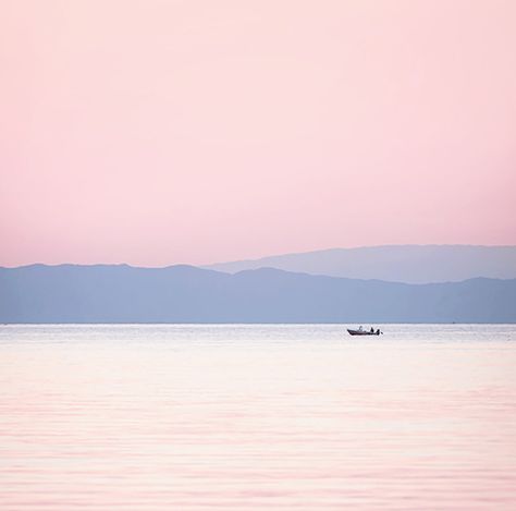 ROSE QUARTZ & SERENITY : Pantone's Duo Color of the Year 2016 | for urban women | the women's lifestyle & travel network in Asia Serenity Color, Rose Quartz Serenity, Serenity Blue, Color Board, Blue Aesthetic Pastel, Illustration Photo, Character Aesthetics, Playlist Covers, Color Crush