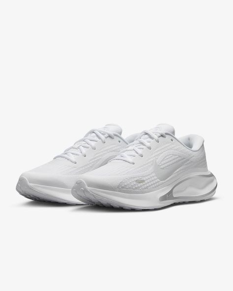 Nike Journey Run Women's Road Running Shoes. Nike CA Nike Running Shoes For Women, White Nike Running Shoes, Nike Running Trainers, Shoes Png, Bday List, Outfit Pieces, Nike Runners, Nike Running Shoes, White Running Shoes