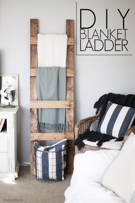 Diy Blanket, Diy Home Decor For Apartments, Desk Diy, Diy Blanket Ladder, Diy Living Room Decor, Blanket Ladder, Funky Home Decor, Wooden Ladder, Living Room Diy