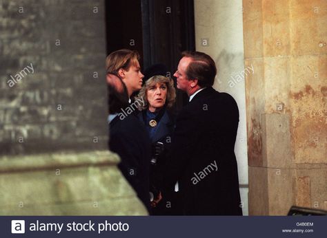 PA NEWS PHOTO 6/10/94 CAMILLA AND ANDREW PARKER-BOWLES WITH THEIR SON TOM AT ST. PAUL'S CHURCH IN KNIGHTSBRIDGE, LONDON TO ATTEND THE MEMORIAL SERVICE OF HER MOTHER ROSALIND SHAND WHO DIED AGED 73 YEARS OLD Stock Photo Andrew Parker Bowles, Royalty Style, Knightsbridge London, Princess Diana Family, Camilla Parker Bowles, Old Images, Princesa Diana, Memorial Service, Prince Charles