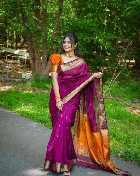 Sauth Saree Blouse Designs, Sauth Saree Look, Self Colour Saree Blouse Designs, Silk Saree Poses, Silk Saree Combinations Color Combos, Saree Combinations Color Combos, Simple Saree Blouse Designs, Kanchivaram Saree, Kanchivaram Silk Saree