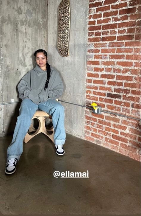 Ella Mai Outfits, Recreation Outfits, Ella Mai, Trip Outfits, Hair Women, School Fits, Long Hair Women, Outfits Casual, Braided Hairstyles