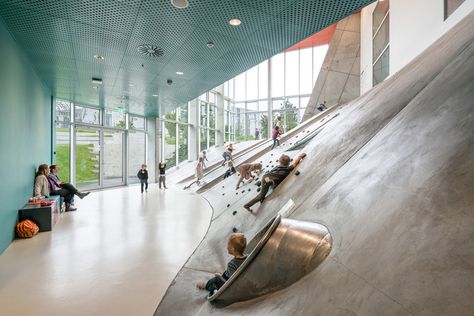 The Architecture of Social Interaction | ArchDaily Social Capital, Design Strategy, Learning Spaces, Affordable Housing, Built Environment, Social Interaction, Urban Landscape, Interactive Design, School Design