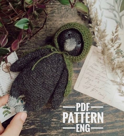 Raven Crochet Pattern, Crochet Raven, Raven Crochet, Crochet Pour Halloween, Making Clothing, Knit Toys, Boys Pattern, Halloween Crochet Patterns, Knit Wear