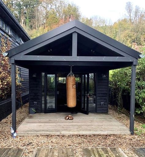 Garden Gym Ideas, Patio Gym, Home Gym Shed, Outdoor Home Gym, Gym Shed, Backyard Gym, Dream Home Gym, Workout Room Home, Home Gym Garage