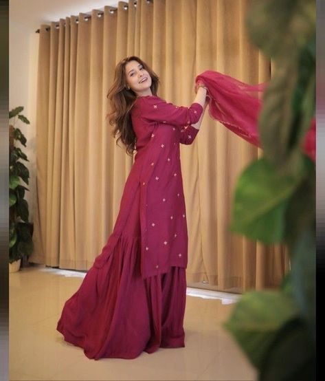 Sharara Designs, Party Wear Gowns, Simple Style Outfits, Outfit Collection, Latest Bridal Dresses, Latest Dress Design, Beautiful Casual Dresses, Womens Trendy Dresses, Dress Book