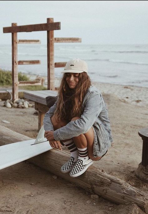 Adidas Shoes Outfit, Surfer Outfit, Surfer Girl Outfits, Bmx Girl, Surfergirl Style, Surf Girl Style, Socal Style, Surf Aesthetic, Surf Girl