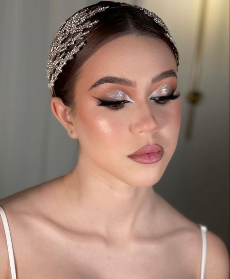 Makeup Soft Glam, Soft Glam Look, Bridal Accesories, Crystal Bridal Headband, Makeup Crafts, Angel Makeup, Party Makeup Looks, Makeup Soft, Graduation Makeup