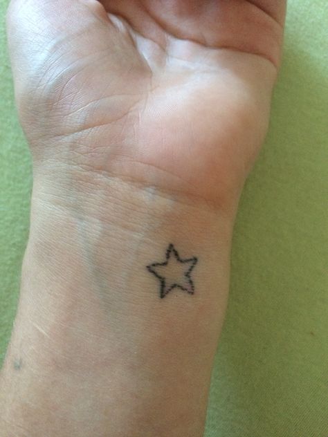 Star stick n poke tattoo ⭐️ #tattoo#sticknpoke#tattooinspiration#smalltattoos Stick N Poke Star Tattoo, Poke Stick Tattoo, Tattoo Stick N Poke, Stick And Poke Tattoo Star, Star Stick N Poke, Star Stick And Poke Tattoo, Star Stick And Poke, Tattoo Ideas Stick And Poke, Cute Stick And Pokes