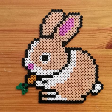 Perler Bead Bunny Patterns, Perler Bead Rabbit, Hama Beads Bunny, Perler Beads Bunny, Perler Bunny, Bunny Perler Beads, Bunny Pixel Art, Easter Hama Beads, Hama Beads Animals