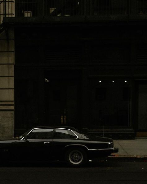 Low Exposure, Aesthetic Car, Car Aesthetic, Classy Cars, Classy Aesthetic, Pretty Cars, Black Car, Old Money Aesthetic, Retro Cars