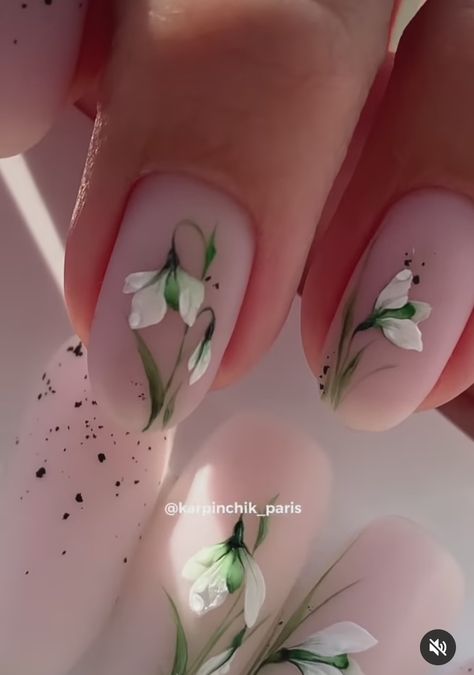 Snowdrop Nail Art, Golden Nail Art, Diamond Nail Art, Korean Nail Art, Golden Nails, Maroon Nails, Rose Nail Art, Spring Acrylic Nails, Romantic Nails