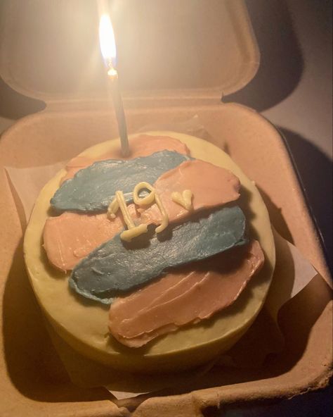 birthday bento cake 19 Birthday Bento Cake, Bento Cake 19th Birthday, Cakes 19th Birthday, Cake Asthetic Picture, Happy Birthday To Me Cake, Birthday Cake 19th Birthday, 19 Th Birthday, Cake 19th Birthday, 19th Birthday Aesthetic