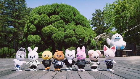 #skzoo #plush #straykids #skz © hyun_e_som on twt Skzoo Plushies, Skzoo Wallpaper, Skz Family, Lee Minho Stray Kids, Straykids Leeknow, Kids Zoo, Stray Kids Minho, Kids Mood, Lee Know Stray Kids